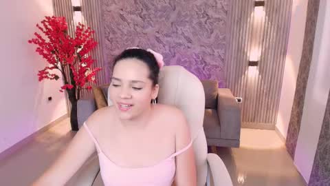 Snapshot of karlie_small chatting on 17, 9, 2025 Karli online show from 17, 9, 2025