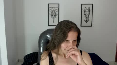 Snapshot of karlye_hot chatting on 17, 12, 2024 KARLYE online show from 17, 12, 2024