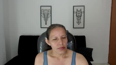 Snapshot of karlye_hot chatting on 12, 1, 2025 KARLYE online show from 12, 1, 2025