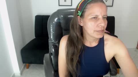 Snapshot of karlye_hot chatting on 1, 2, 2025 KARLYE online show from 1, 2, 2025