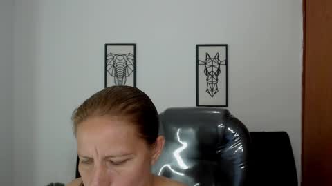 Snapshot of karlye_hot chatting on 25, 2, 2025 KARLYE online show from 25, 2, 2025