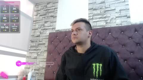 Snapshot of karol_and_paul chatting on 27, 12, 2024 karol and paul online show from 27, 12, 2024