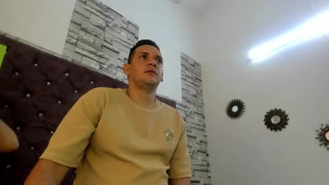 Snapshot of karol_and_paul chatting on 14, 1, 2025 karol and paul online show from 14, 1, 2025