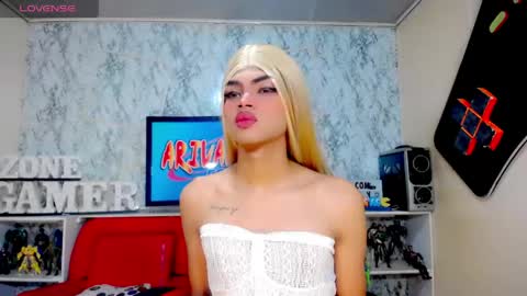 Snapshot of karol_vanessa__ chatting on 4, 6, 2026 karol Vanessa online show from 4, 6, 2026