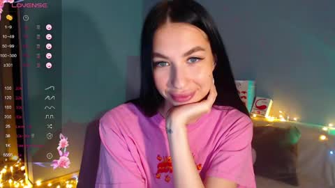 Kira online show from 10, 4, 2026