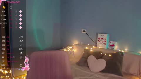 Snapshot of karolina_hottie_ chatting on 21, 4, 2026 Kira online show from 21, 4, 2026