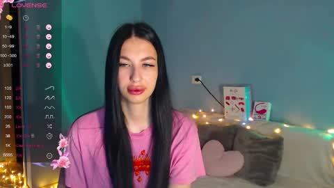 Snapshot of karolina_hottie_ chatting on 5, 5, 2026 Kira online show from 5, 5, 2026