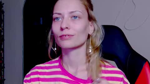 karoline121 online show from 7, 11, 2025