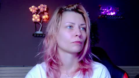 karoline121 online show from 1, 12, 2025