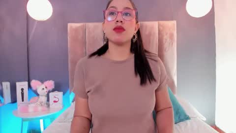 Karoline  online show from 16, 9, 2025