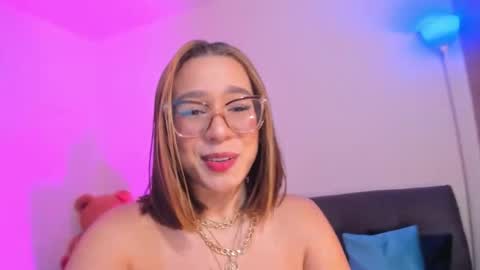 Snapshot of karoll28s chatting on 12, 5, 2026 Karoll28s online show from 12, 5, 2026