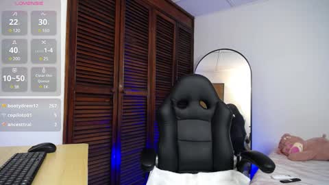 Snapshot of karoll_marquez chatting on 12, 1, 2025 karol online show from 12, 1, 2025