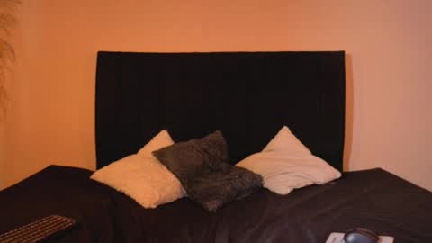 kassandra james online show from 2, 2, 2026