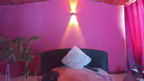 Snapshot of kassandra_james chatting on 17, 6, 2026 kassandra james online show from 17, 6, 2026