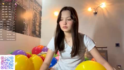 Snapshot of kassandrataulbee chatting on 12, 9, 2025 Kira online show from 12, 9, 2025