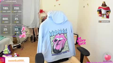 Snapshot of kat_ly_chan chatting on 28, 12, 2024 Kat online show from 28, 12, 2024