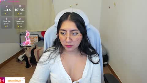 Snapshot of kat_ly_chan chatting on 13, 10, 2025 Kat online show from 13, 10, 2025