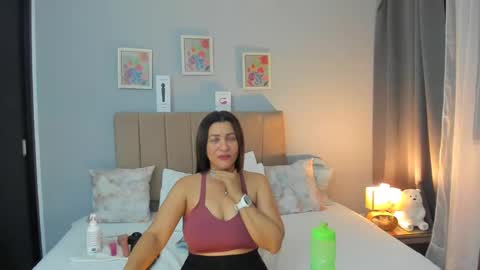 Snapshot of kataleyarios01 chatting on 12, 9, 2025 kataleyarios01 online show from 12, 9, 2025