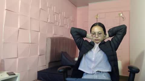 Snapshot of katalina07 chatting on 1, 12, 2025 Katalina online show from 1, 12, 2025