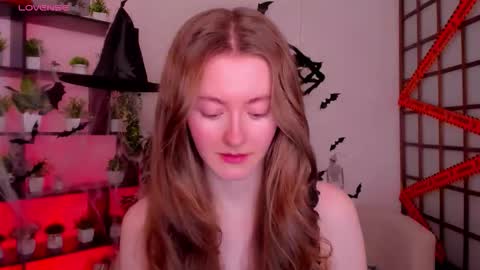 Snapshot of kate_cuddle chatting on 27, 10, 2025 Kate online show from 27, 10, 2025