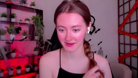 Snapshot of kate_cuddle chatting on 29, 10, 2025 Kate online show from 29, 10, 2025