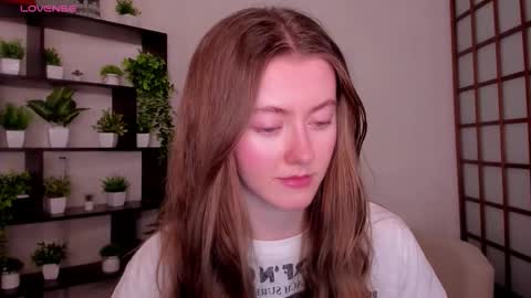 Snapshot of kate_cuddle chatting on 16, 12, 2025 Kate online show from 16, 12, 2025