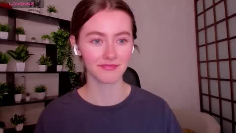 Snapshot of kate_cuddle chatting on 19, 12, 2025 Kate online show from 19, 12, 2025