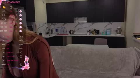 kate_krayy online show from 28, 10, 2025