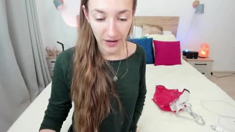 Snapshot of kate_redgar chatting on 4, 10, 2025 kate_redgar online show from 4, 10, 2025