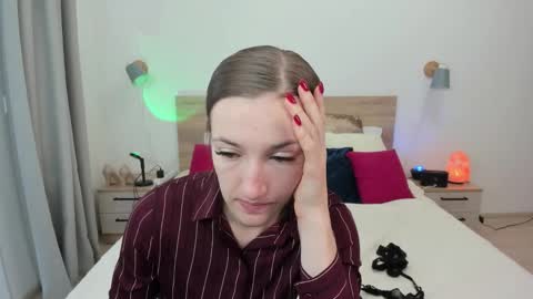 Snapshot of kate_redgar chatting on 9, 10, 2025 kate_redgar online show from 9, 10, 2025