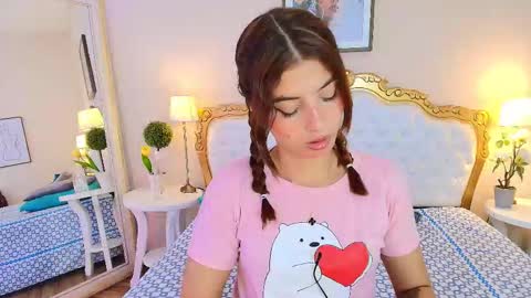 Snapshot of kateemartinez chatting on 23, 10, 2025 katee Martinez online show from 23, 10, 2025