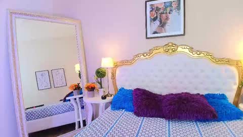 Snapshot of kateemartinez chatting on 4, 11, 2025 katee Martinez online show from 4, 11, 2025