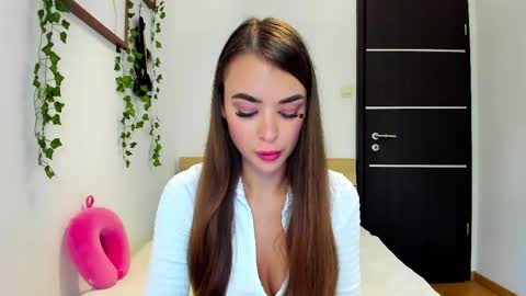 Snapshot of katekanexxx chatting on 5, 10, 2025 Kate new profile same me undercostruction online show from 5, 10, 2025