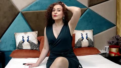 KateQueenston --  online show from 18, 3, 2026