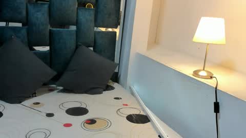 Katerosse2  online show from 18, 4, 2026