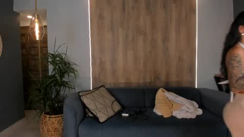 K A T E  online show from 5, 4, 2026