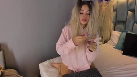 Snapshot of kathegomez_ chatting on 24, 12, 2024 KatheGomez  online show from 24, 12, 2024