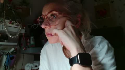 Snapshot of kathleenedwards chatting on 1, 7, 2026 Kathleen online show from 1, 7, 2026
