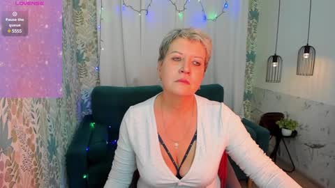 Snapshot of kathy_sunn chatting on 7, 1, 2025 Kathy online show from 7, 1, 2025
