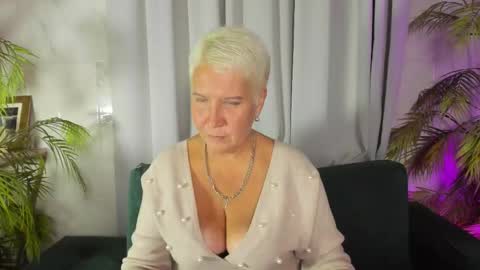 Snapshot of kathy_sunn chatting on 29, 9, 2025 Kathy online show from 29, 9, 2025