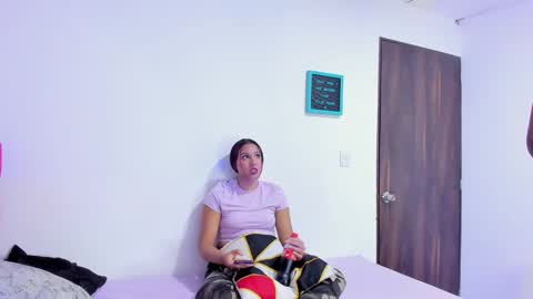 Snapshot of katia__dann chatting on 4, 12, 2024 katalina y Daniel online show from 4, 12, 2024