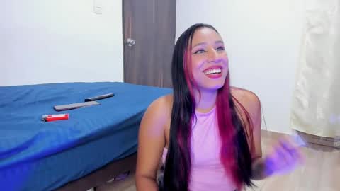 Snapshot of katia__dann chatting on 7, 3, 2025 katalina y Daniel online show from 7, 3, 2025