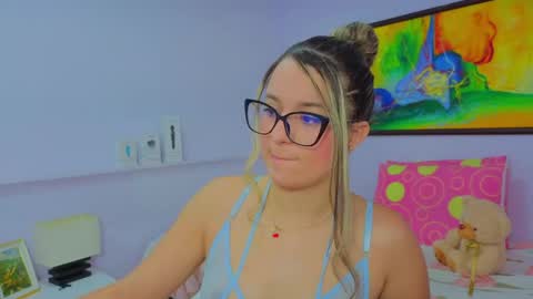Snapshot of katia_foxx chatting on 22, 4, 2026 Khaterine online show from 22, 4, 2026