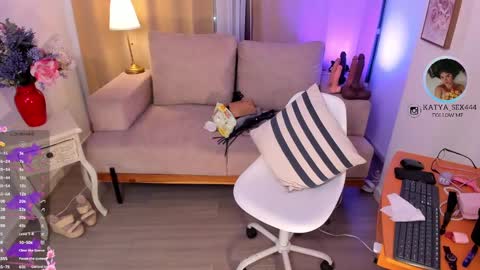 Snapshot of katia_high chatting on 1, 10, 2025 katia_high online show from 1, 10, 2025