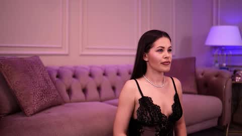 Snapshot of katie_hayes chatting on 2, 11, 2025 Katie online show from 2, 11, 2025