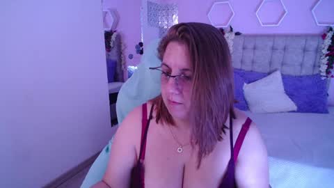 Snapshot of katie_joness chatting on 30, 12, 2024 katerin Joness online show from 30, 12, 2024