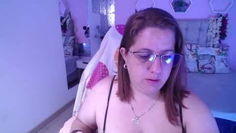 Snapshot of katie_joness chatting on 11, 1, 2025 katerin Joness online show from 11, 1, 2025