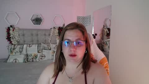 Snapshot of katie_joness chatting on 19, 1, 2025 katerin Joness online show from 19, 1, 2025