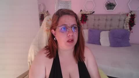 Snapshot of katie_joness chatting on 9, 2, 2025 katerin Joness online show from 9, 2, 2025