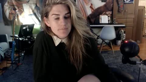 Snapshot of katiecutie_5 chatting on 10, 6, 2026 Katie online show from 10, 6, 2026